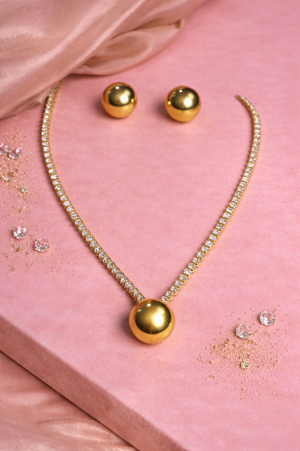 Golden Round and Love Heart Jewelry Set
